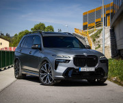 BMW X7 M60i V8 4.4i, Osvetlená predná maska, Executive drive pro, msport package pro