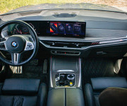 BMW X7 M60i V8 4.4i, Osvetlená predná maska, Executive drive pro, msport package pro