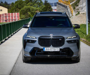 BMW X7 M60i V8 4.4i, Osvetlená predná maska, Executive drive pro, msport package pro