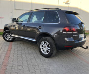 Volkswagen Touareg 2.5TDI 128KW 6st AT 4x4 kúpené SR 2009 ťažné do 3,5t pružinový podvozok