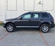 Volkswagen Touareg 2.5TDI 128KW 6st AT 4x4 kúpené SR 2009 ťažné do 3,5t pružinový podvozok