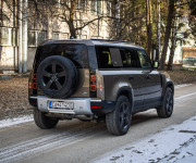 Land Rover Defender 110 P400, nelakované, el. ťažné, nejazdené v teréne, DPH