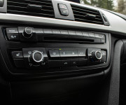 BMW Rad 3 Touring 320d A/T