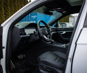 Volkswagen Touareg 3.0 TDI V6 286k R-Line, IQ Light, Pano, Ťažné, Vzduch, Soft-close, DPH