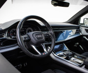 Audi Q8 50 TDI Sline, Pano, Webasto, Soft-close, R22, odpočet, posúvne zadné sedadlá