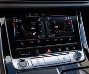 Audi Q8 50 TDI Sline, Pano, Webasto, Soft-close, R22, odpočet, posúvne zadné sedadlá