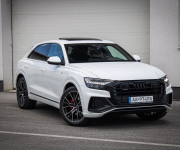 Audi Q8 50 TDI Sline, Pano, Webasto, Soft-close, R22, odpočet, posúvne zadné sedadlá