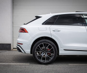 Audi Q8 50 TDI Sline, Pano, Webasto, Soft-close, R22, odpočet, posúvne zadné sedadlá