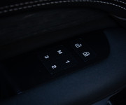 Land Rover Discovery 300 I6 D300 R-Dynamic HSE, 7 miestne, pano, webasto, plná výbava, ŤZ, DPH