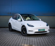 Tesla Model Y Long Range Dual Motor 82 kWh batéria, 1. majiteľ, tepelné čerpadlo, biely int.