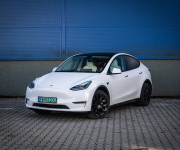 Tesla Model Y Long Range Dual Motor 82 kWh batéria, 1. majiteľ, tepelné čerpadlo, biely int.