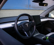 Tesla Model Y Long Range Dual Motor 82 kWh batéria, 1. majiteľ, tepelné čerpadlo, biely int.