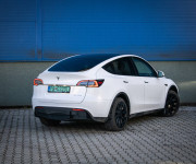Tesla Model Y Long Range Dual Motor 82 kWh batéria, 1. majiteľ, tepelné čerpadlo, biely int.