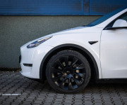 Tesla Model Y Long Range Dual Motor 82 kWh batéria, 1. majiteľ, tepelné čerpadlo, biely int.