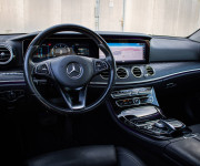 Mercedes-Benz E trieda Sedan 220d 4Matic 9G tronic AMG, HUD, Distronic plus, lane asist, Multib