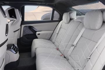 Obrázok galérie BMW ukázalo, že budúcnosť sedanov má rad 7 pevne v rukách aj s faceliftom #10