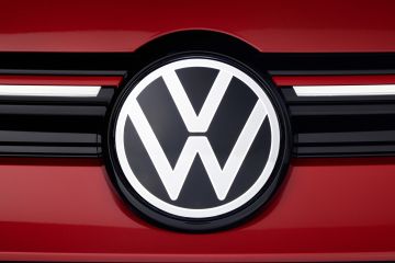 Obrázok galérie Volkswagen Golf s faceliftom zabúda na trojvalce a terénne alternatívy #8