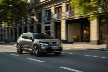 Obrázok galérie Mitsubishi Eclipse Cross BEV je rodinné SUV v elektrickom kabáte z Francúzska #1