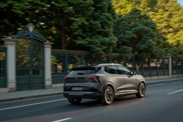 Obrázok galérie Mitsubishi Eclipse Cross BEV je rodinné SUV v elektrickom kabáte z Francúzska #4