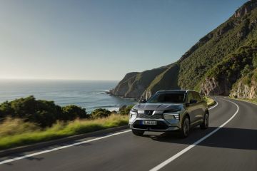Obrázok galérie Mitsubishi Eclipse Cross BEV je rodinné SUV v elektrickom kabáte z Francúzska #6