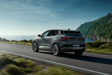 Obrázok galérie Mitsubishi Eclipse Cross BEV je rodinné SUV v elektrickom kabáte z Francúzska #7