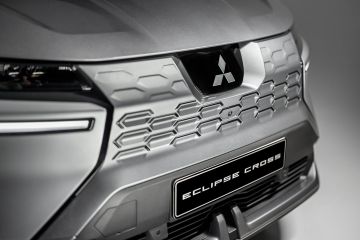 Obrázok galérie Mitsubishi Eclipse Cross BEV je rodinné SUV v elektrickom kabáte z Francúzska #8