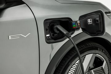 Obrázok galérie Mitsubishi Eclipse Cross BEV je rodinné SUV v elektrickom kabáte z Francúzska #9