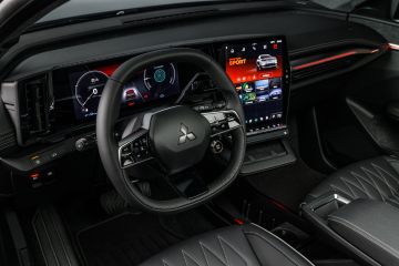 Obrázok galérie Mitsubishi Eclipse Cross BEV je rodinné SUV v elektrickom kabáte z Francúzska #15