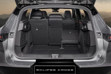 Obrázok galérie Mitsubishi Eclipse Cross BEV je rodinné SUV v elektrickom kabáte z Francúzska #20
