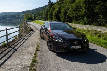 Obrázok galérie Jazdený Lexus LS500h: Oplatí sa kúpiť vlajkovú loď, ktorú väčšina ľudí prehliadla? (Spoľahlivosť a čo kontrolovať pri kúpe) #1