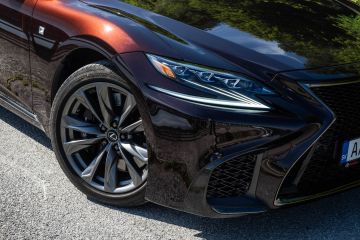 Obrázok galérie Jazdený Lexus LS500h: Oplatí sa kúpiť vlajkovú loď, ktorú väčšina ľudí prehliadla? (Spoľahlivosť a čo kontrolovať pri kúpe) #2