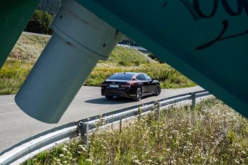 Obrázok galérie Jazdený Lexus LS500h: Oplatí sa kúpiť vlajkovú loď, ktorú väčšina ľudí prehliadla? (Spoľahlivosť a čo kontrolovať pri kúpe) #10