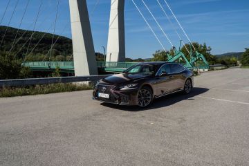 Obrázok galérie Jazdený Lexus LS500h: Oplatí sa kúpiť vlajkovú loď, ktorú väčšina ľudí prehliadla? (Spoľahlivosť a čo kontrolovať pri kúpe) #11