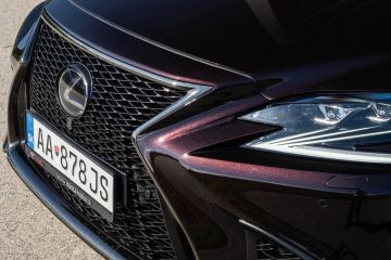 Obrázok galérie Jazdený Lexus LS500h: Oplatí sa kúpiť vlajkovú loď, ktorú väčšina ľudí prehliadla? (Spoľahlivosť a čo kontrolovať pri kúpe) #12