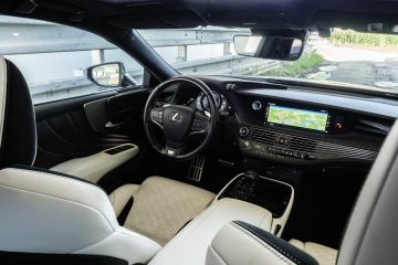 Obrázok galérie Jazdený Lexus LS500h: Oplatí sa kúpiť vlajkovú loď, ktorú väčšina ľudí prehliadla? (Spoľahlivosť a čo kontrolovať pri kúpe) #17