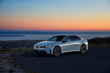 Obrázok galérie BMW radu 3: nová generácia, benzínové motory a radový šesťvalec, nafta nikde (zatiaľ) #5