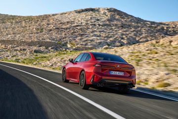 Obrázok galérie BMW radu 3: nová generácia, benzínové motory a radový šesťvalec, nafta nikde (zatiaľ) #8