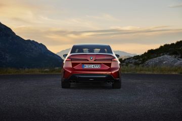 Obrázok galérie BMW radu 3: nová generácia, benzínové motory a radový šesťvalec, nafta nikde (zatiaľ) #11