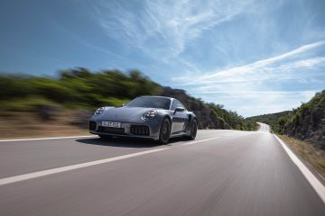 Obrázok galérie Porsche 911 Turbo S prináša prvýkrát hybrid a stovku za 2,5 sekundy #4