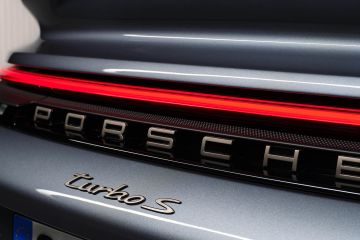 Obrázok galérie Porsche 911 Turbo S prináša prvýkrát hybrid a stovku za 2,5 sekundy #7