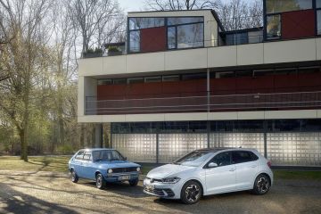Obrázok galérie Päť desaťročí malého Volkswagenu: Polo má 50 rokov a pripomína, že aj malé autá môžu mať veľký význam #1
