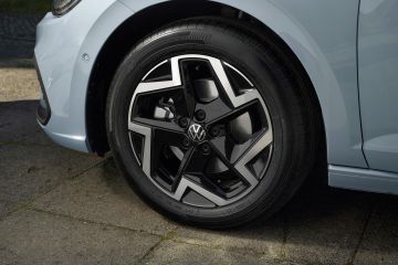 Obrázok galérie Päť desaťročí malého Volkswagenu: Polo má 50 rokov a pripomína, že aj malé autá môžu mať veľký význam #2