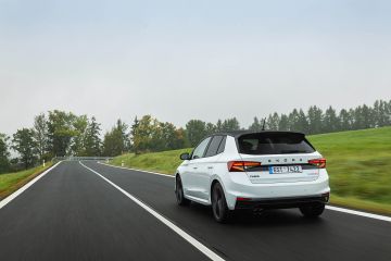 Obrázok galérie Škoda Fabia 130 ukazuje, že hothatch z Boleslavi nemusí mať logo RS #9