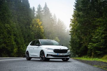 Obrázok galérie Škoda Fabia 130 ukazuje, že hothatch z Boleslavi nemusí mať logo RS #10