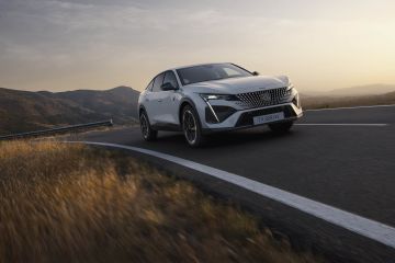 Obrázok galérie Peugeot e-408: Elektromobilita má čo povedať #7