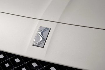 Obrázok galérie SUV DS7 má facelift, prináša vrcholný plug-in hybrid s výkonom 360 koní #4