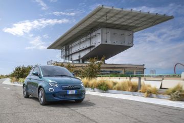 Obrázok galérie Fiat 500 Hybrid vznikol z núdze predodom z elektra #7