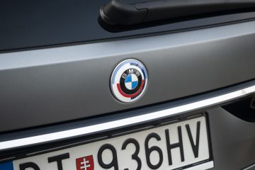 Obrázok galérie Modernizovné BMW X7 M60i ťahá ako šialené #19