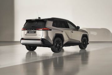 Obrázok galérie Toyota RAV4 je už v šiestej generácii, piata veľmi dlho nepožila #7