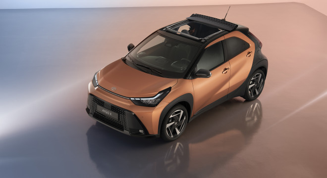 Chcete auto do mesta? Toyota Aygo X prichádza s faceliftom a hybridom
